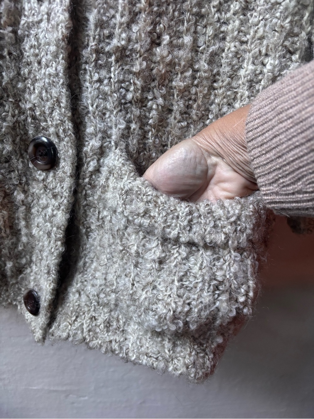 Cozy Vintage Women's Beige 100% Wool Chunky Bouclé Button-Up Cardigan Sweater - Picture 6 of 14